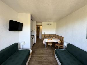 Résidence Themis - Studio fonctionnel · Accès direct aux pistes · Vue pistes MAE-3742