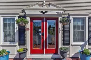 Eagle Wing Inn - Cape Cod - First Encounter Beach