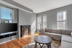 Amazing Recently Rehabbed STL Unit in Prime Soulard Location 713a
