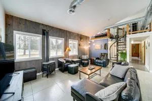 Unique Country Farmhouse Near Lake Roosevelt - Chewelah