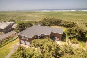 Playa Doberman Oceanfront Townhouse with Gym - Surf Pines