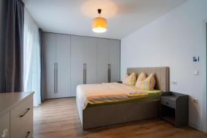 The 10th Floor Apartment