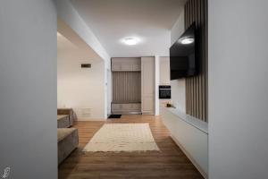 The 10th Floor Apartment