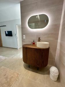 Maisons de vacances Maison neuve, cadre apaisant,jacuzzi et piscine : photos des chambres