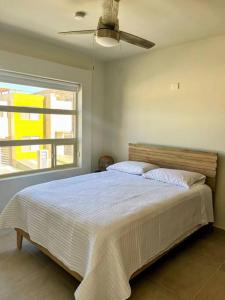 Beautiful New Modern Home, Perfectly located between Valle De Guadalupe and Downtown Ensenada!