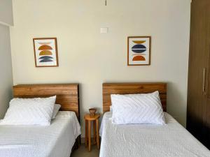 Beautiful New Modern Home, Perfectly located between Valle De Guadalupe and Downtown Ensenada!