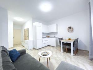 Albanian Dream House 716