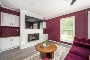 Family & Dog Friendly 4BD-3BA in Stone Mountain - Glen Haven