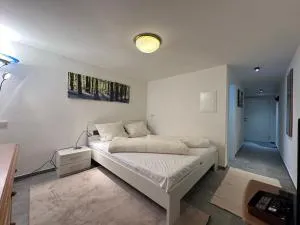 Fewo Waldblick - Urlaub im Wein & Ferienort Bekond - Föhren