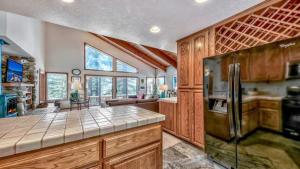 Your Roomy Northstar Retreat Awaits