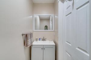 Seneca Lake Retreat with Deck - Walk to Wineries!