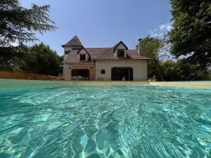 Le Poirier au Roi, Villa avec Piscine, Jacuzzi, Parc, Etang et calme - Thénioux