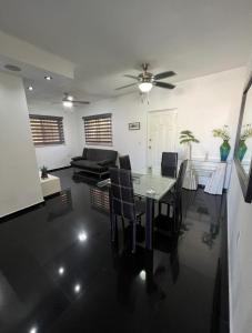 Apt 1 Min to Hotel Zone Pool Free Parking