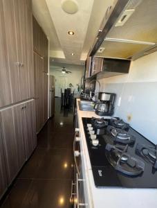 Apt 1 Min to Hotel Zone Pool Free Parking