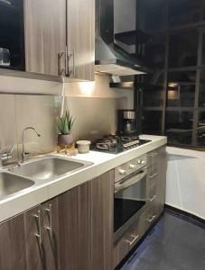 Apt 1 Min to Hotel Zone Pool Free Parking