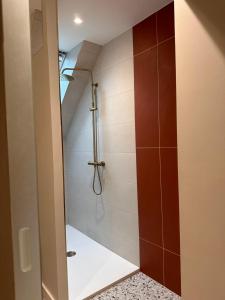 Appartements Grand Appartement ultra moderne Plein Centre, plage a pieds, avec parking : photos des chambres