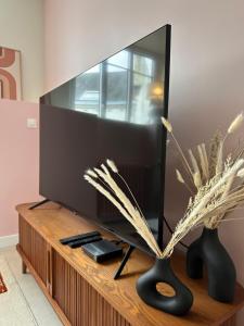 Appartements Grand Appartement ultra moderne Plein Centre, plage a pieds, avec parking : photos des chambres