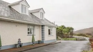 Breezy Point Accommodation - Clogher