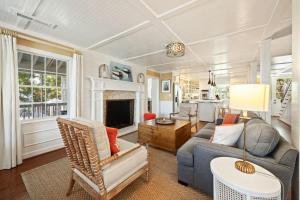 Relax and Enjoy the Spectacular Views in this Picturesque Home home