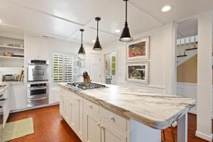 Relax and Enjoy the Spectacular Views in this Picturesque Home home