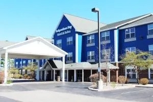 Independence Stay Hotel & Suites - Wausaukee