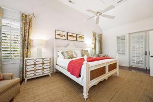 Relax and Enjoy the Spectacular Views in this Picturesque Home home