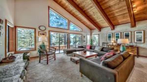 Your Roomy Northstar Retreat Awaits