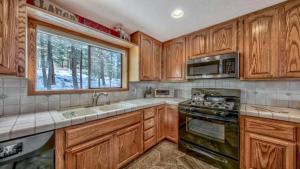 Your Roomy Northstar Retreat Awaits