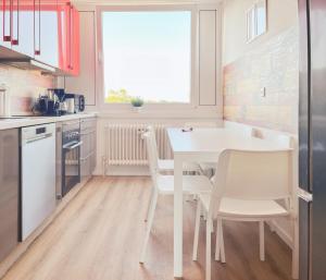 Home4Now DOR04 Monteursunterkunft in Dormagen I 3 Schlafzimmer für 6 Personen I Küche I Gäste WC I SmartTV I WiFi