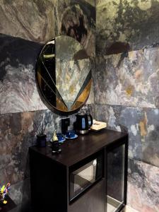 Stunning Studio with Bathtub- Jasmine District