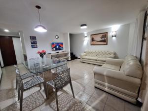 Condomínio Exclusivo à Beira MAR - CASA de 04 quartos com piscina e churrasqueira