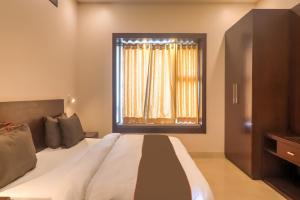 Townhouse Amaraa Farms Near LuLu Hypermarket
