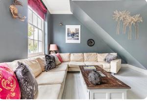 Magical Georgian Maisonette, Angel, Islington