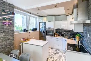 Apartament Górnik w Wałbrzychu 40m, kuchnia, klima, Wifi, parking - 希维博济采