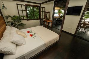 Bocas Sunset Beach House