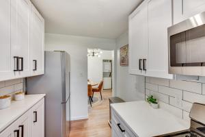 Pet Friendly Stay Close to Notre Dame!