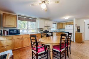 Oak Leaf Cape Cottage