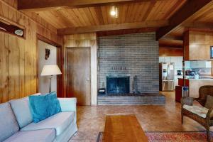 Martys Lakehouse on the Coast