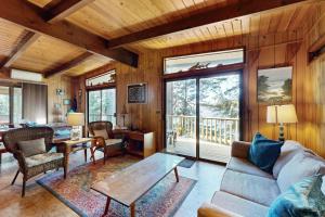 Martys Lakehouse on the Coast