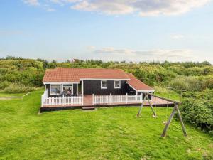 6 person holiday home in Ringkøbing-By Traum - 3hvězdičkové hotely ve městě Sondervig