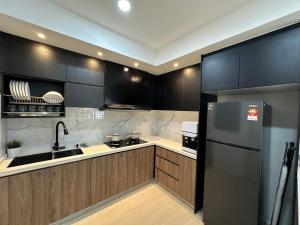 3Story Family Suites 7pax Ikea Batu Kawan 5min