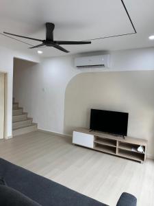 3Story Family Suites 7pax Ikea Batu Kawan 5min