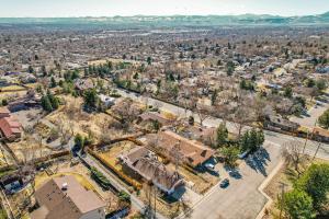 Downtown Arvada beauty 4 bed 4 car garage Near Parks Near Downtown Denver