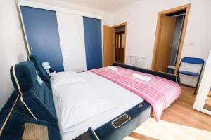 Apartments by the sea Suhi Potok, Omis - 14555