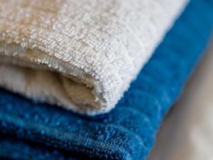 Maisons de vacances Maison familiale avec piscine chauffee, salle de jeux et grand jardin - 5 chambres, 15 couchages - FR-1-410-340 : photos des chambres