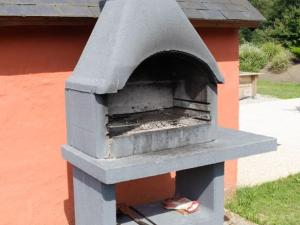 Maisons de vacances Maison familiale avec piscine chauffee, salle de jeux et grand jardin - 5 chambres, 15 couchages - FR-1-410-340 : photos des chambres