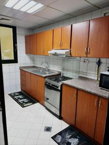 Corniche Street - Stunning Room