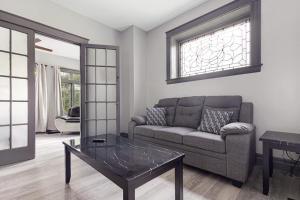 Cozy 4BR 1BA close to the Falls
