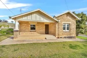 Lambert Estate Retreat - Lights Pass