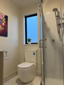 Close to city, 2-bedroom ensuite, comfortable, accessible with own parking